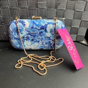 Lilly Pulitzer Blue clutch coastal catch n keep bag. New with tags.